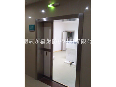 手动推拉防护门