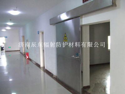 手动推拉防护门