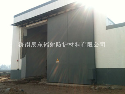 2505探伤电动防护大门安装现场